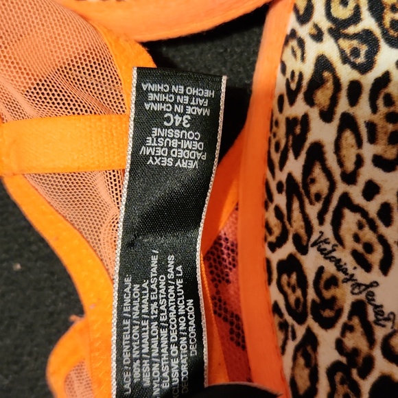 Two Victoria Secret Bras 34C - Picture 5 of 13